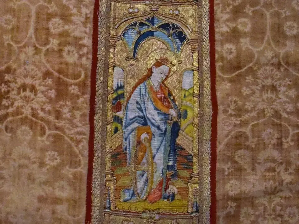 I helig skrud - kyrkliga textilier i Dalarna från medeltid till 1700-tal