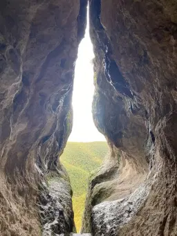 Крепост Кривус и пещера Утробата за два дни! Обновена 2026!