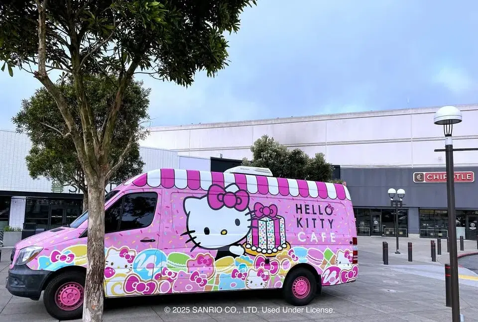 Hello Kitty Cafe Truck West - San Francisco Appearance