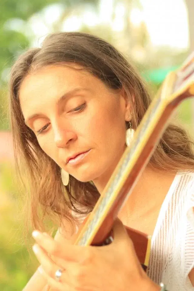 Feel to Heal Live Music Class with Luna