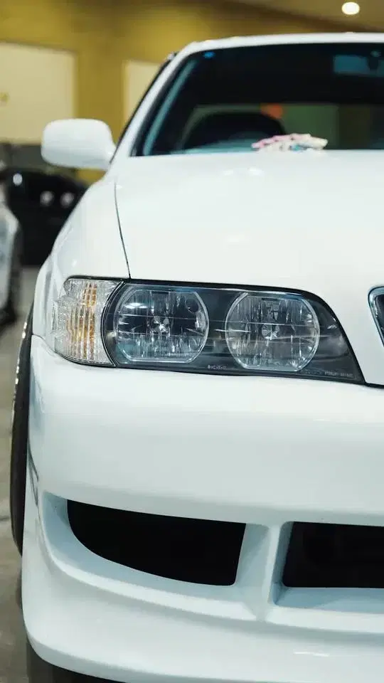 Modest - Premium Automotive Showcase