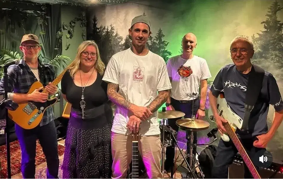 Five Dollar Shake back at the Dog and Bacon