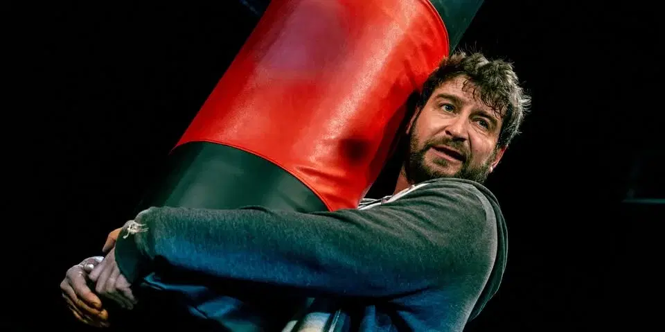 Divadelní představení: Oko tygra