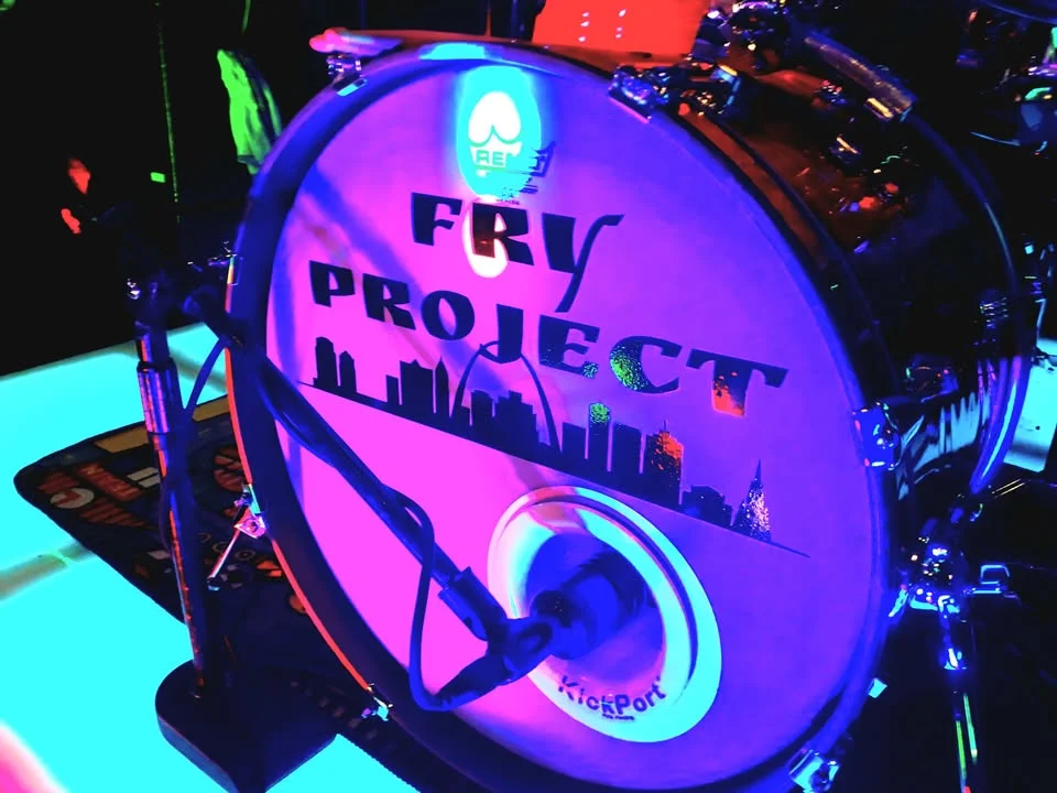 Fry Project debuts at Livestock Bar & Grill! đ€đ¶âźïžđž