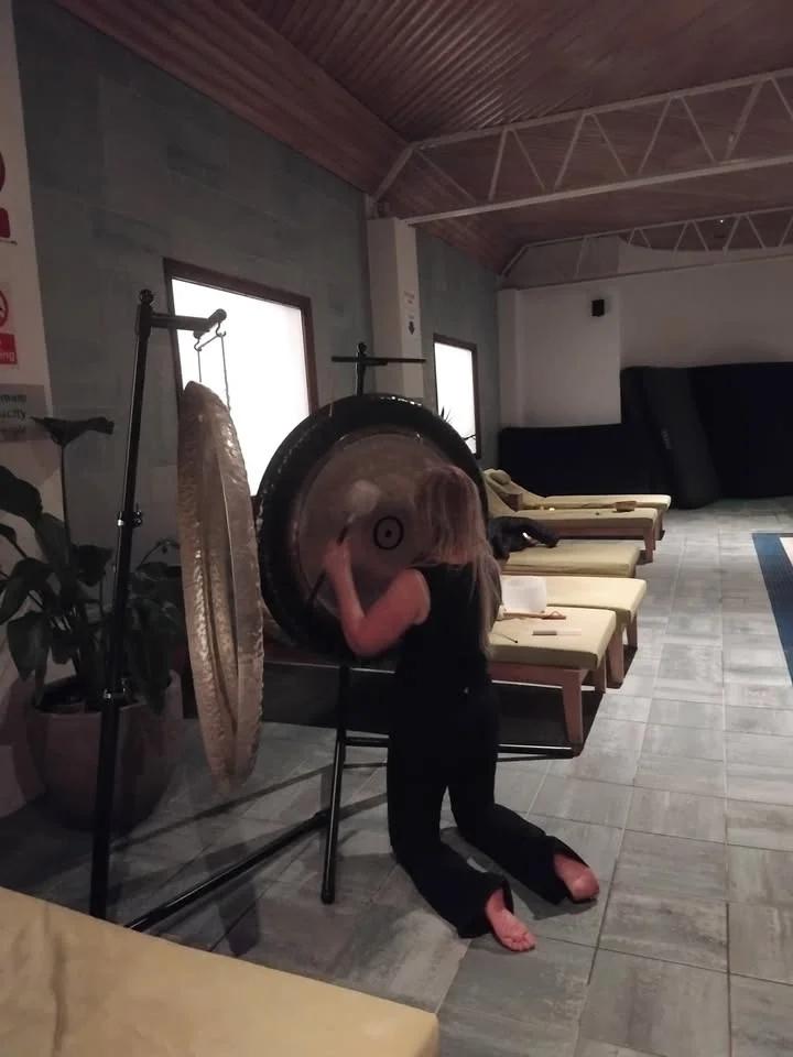 Floating Gong Bath 🎶