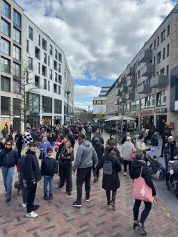 Flohmarkt IKEA HH-Altona parallel zum verkaufsoffenen Sonntag
