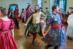 JARNÍ HISTORICKÝ PLES