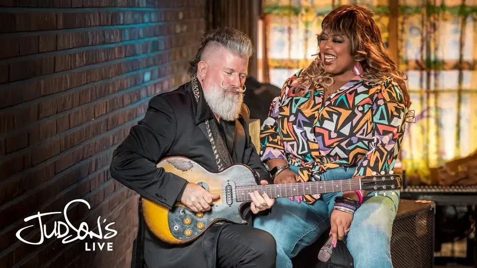 Chambers DesLauriers feat. Annika Chambers & Paul Deslauriers