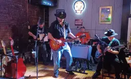 Hoot N Holler Time at Kincaid Bar and Grill