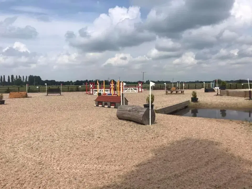 ☀️ DAY CLINIC AT COVE FARM EQUESTRIAN (flat & jumping) with Becky Bingham