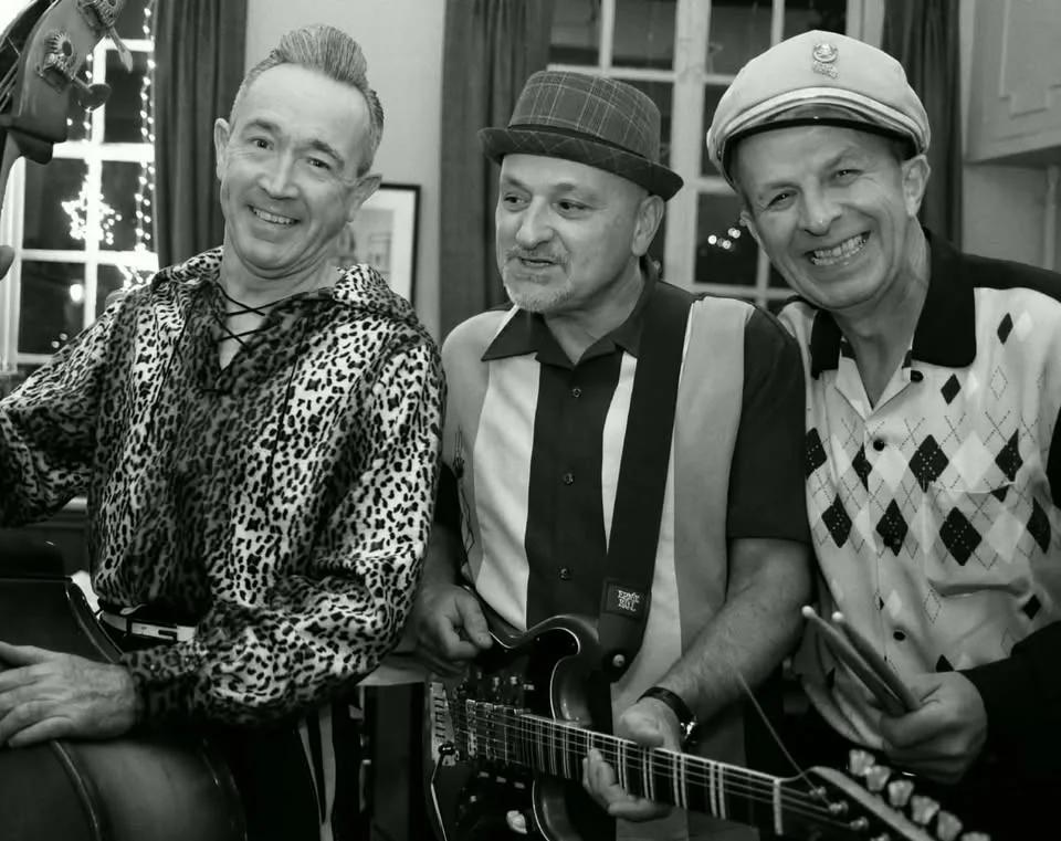 Hipbone Slim and the Two Far Gones - Live Rockabilly Rock!