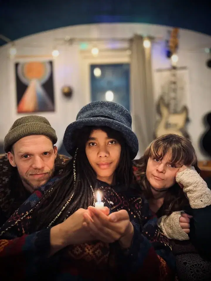 Allhelgonaserien: Efia Abu - Roots reggae & soul på skånska