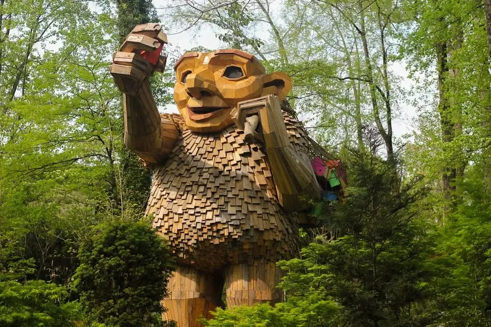 Thomas Dambo's TROLLS: Save the Humans