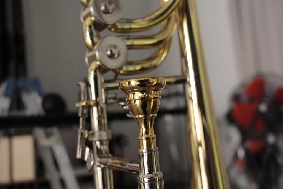 Middagsbön och lunchmusik: Trombon/orgel