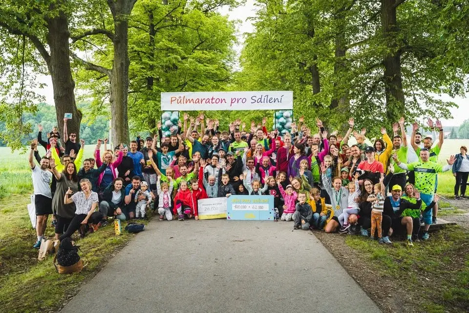 6. ročník charitativního půlmaratonu pro Sdílení 🤍💚