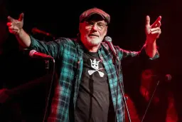 Peter Carlsson - nu med nytt band