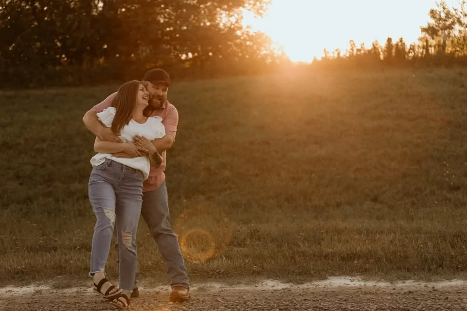 Laura Kellum & BJ Hamilton Buck N Doe