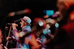 Van Morrison Lunch & Show