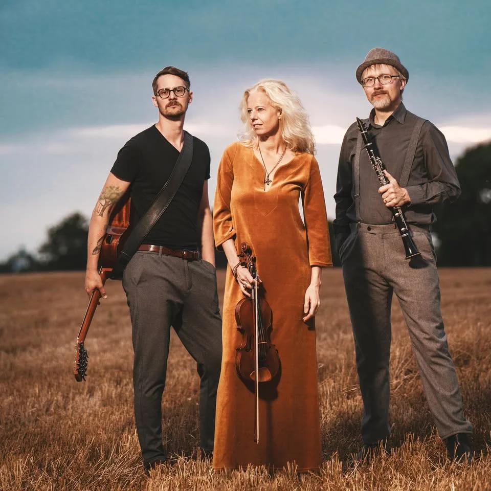 Anette Wallin Trio på Folkmusikkaféet Allégården