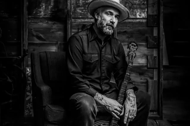 WIlliam Elliott Whitmore Returns to FITZGERALDS Nightclub!