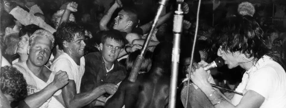 UPRIGHT CITIZENS + The Crowds + Tag ohne Schatten + Nebenwirkung