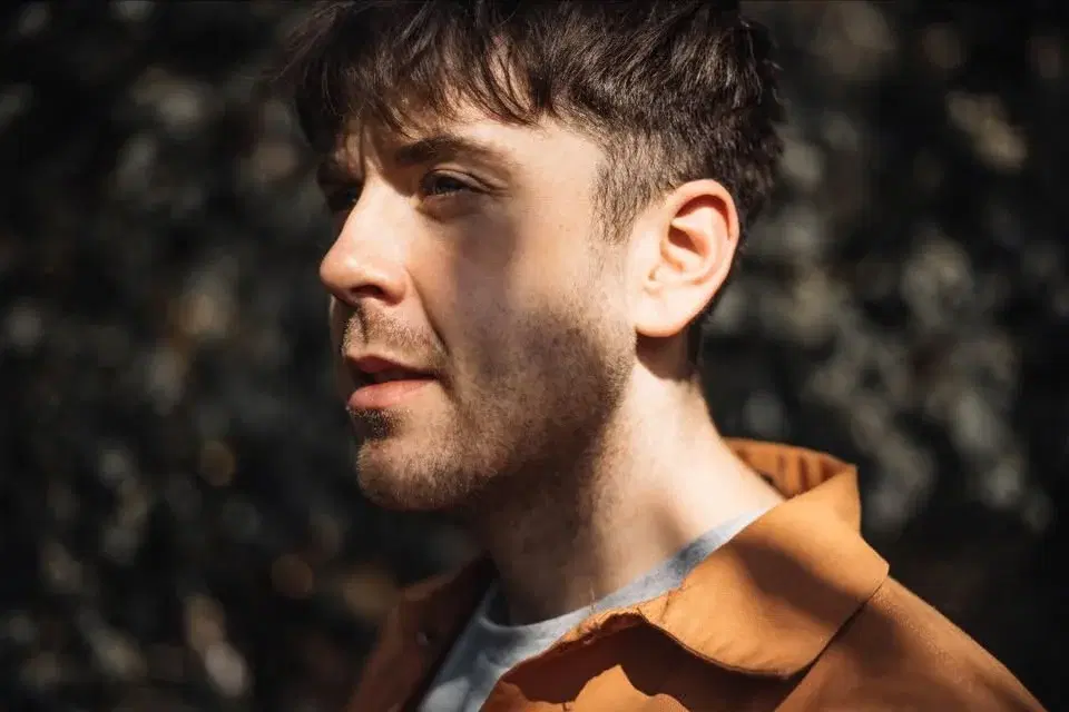 Tom Joshua + support