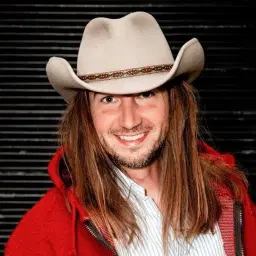 Darren Knight aka "Southern Momma"