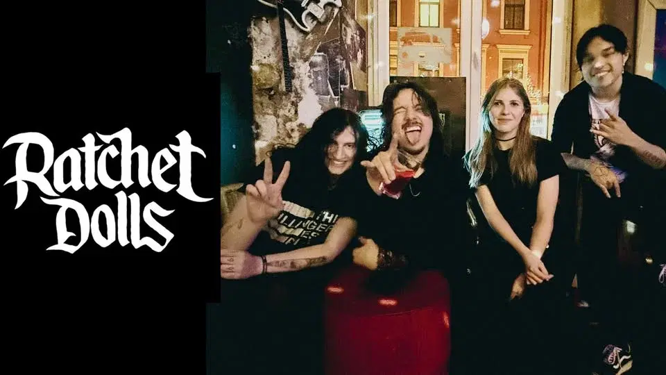 Ratchet Dolls (US) + support