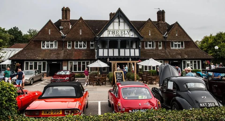 Members Classic Car Breakfast Meet at The Ely