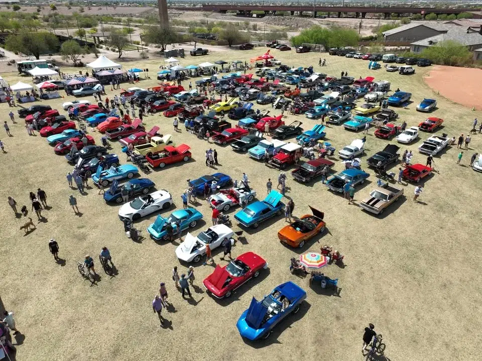 Fenders and Vendors Car Show - Las Sendas