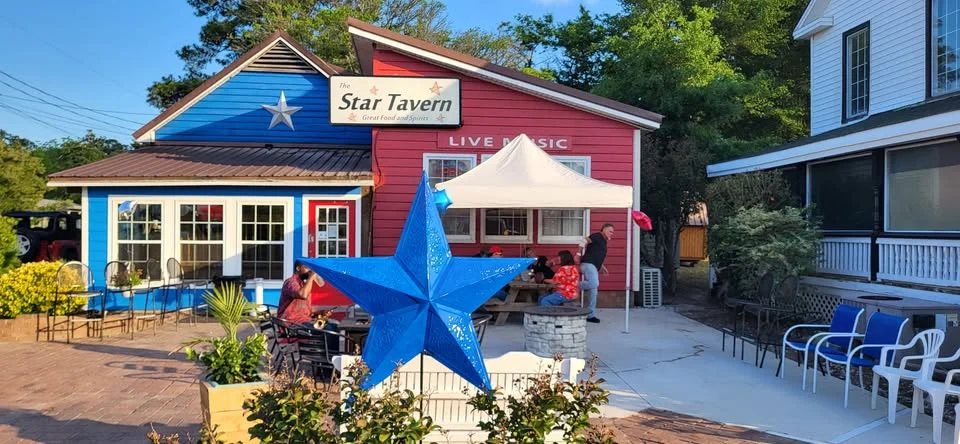 Holiday fun at the Star Tavern!!