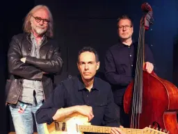 Tassos Spiliotopoulos Trio - Glenn Miller Café