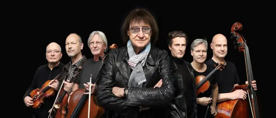 MASCHINE - Lieder mit klassischen Saiten | Schwerin