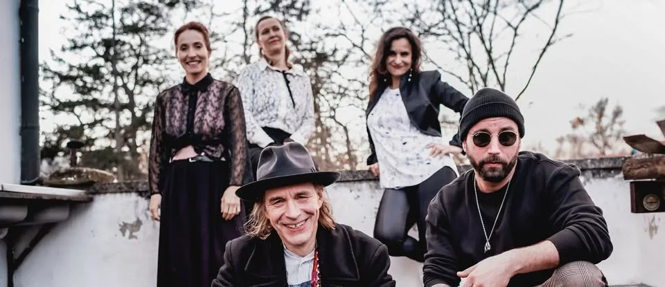 Molden & Seiler ft. Das Frauenorchester: de zwidan zwa im broda