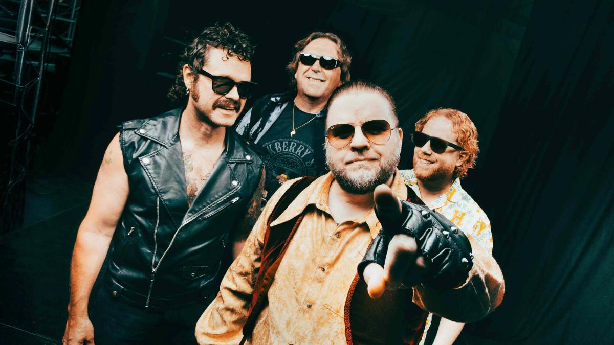 24/1 KORSLAGDA | DEBASER STRAND
