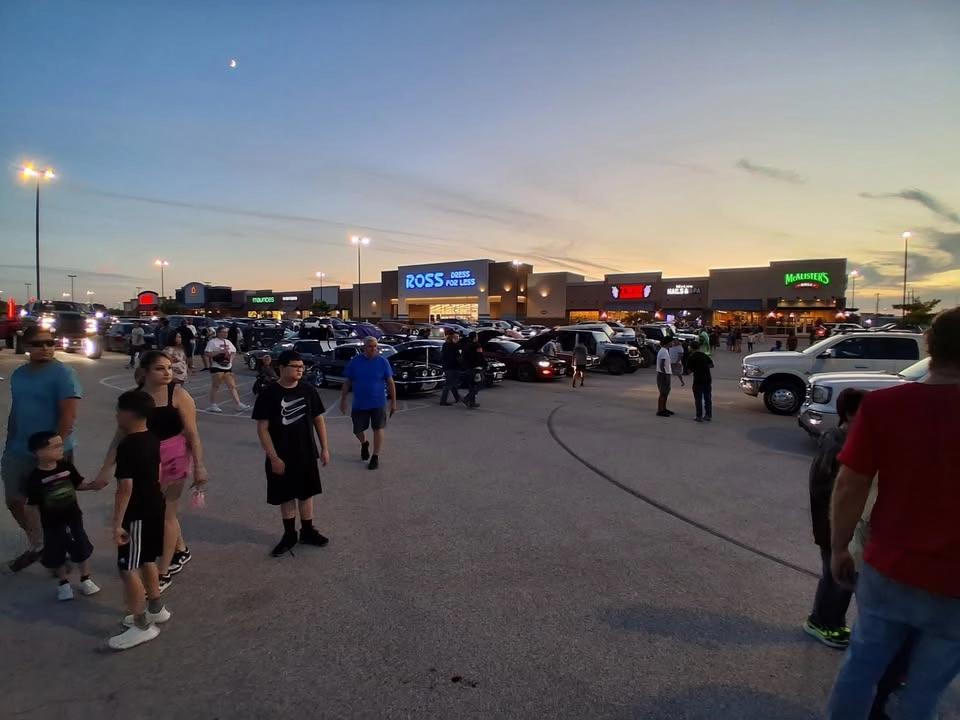 Dusk 2 Dawn Car Meet