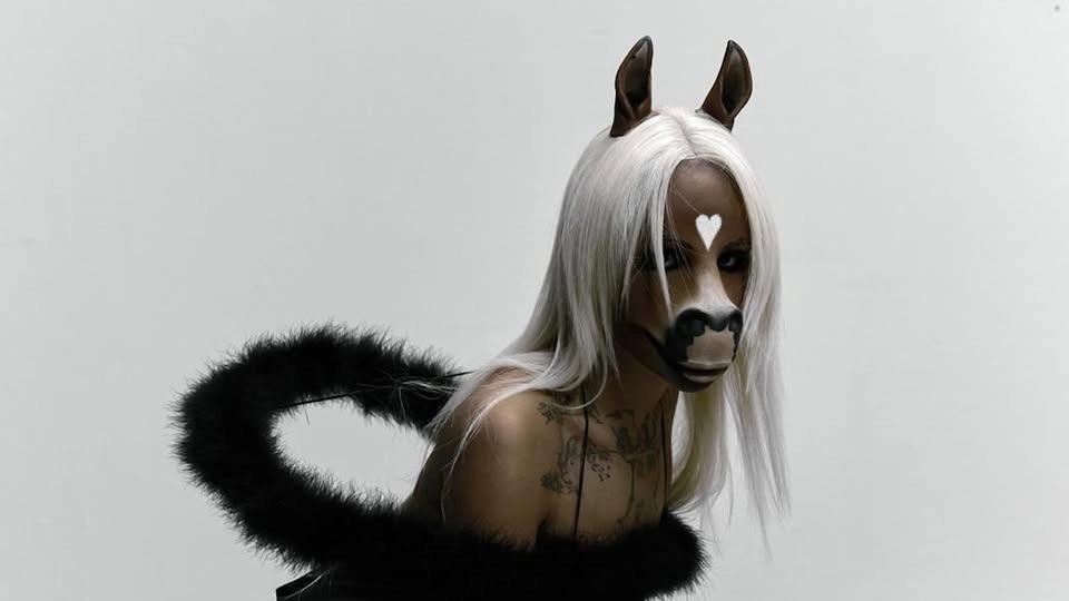 horsegiirL - NATURE IS HEALING TOUR