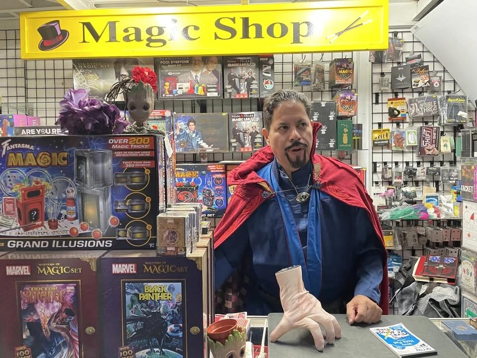 FREE Live Magic!