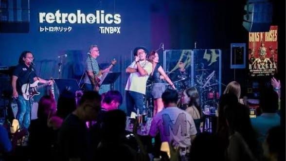 Liveband, music, sing & dance @ Retroholics by Tin box
