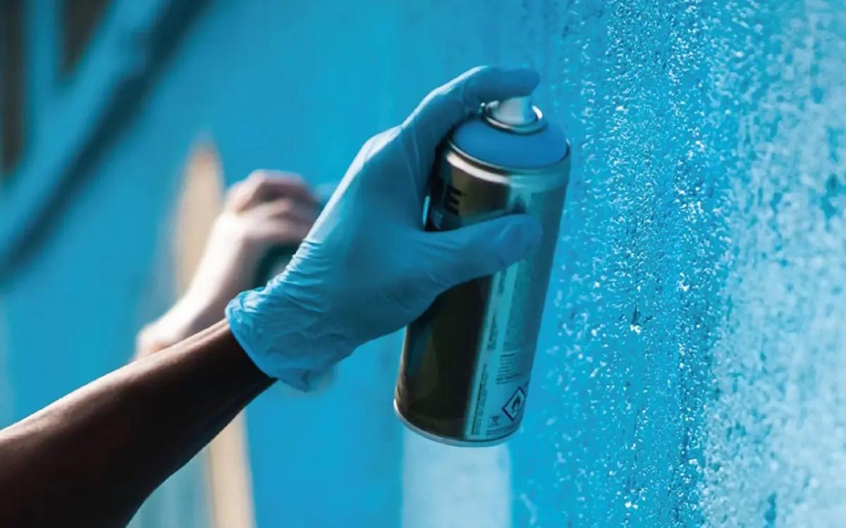 Gemensam konst på graffitiväggen