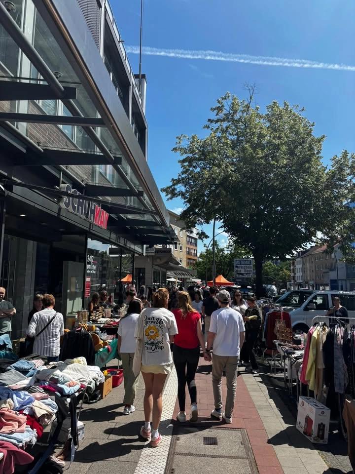 Flohmarkt in der Hoheluftchaussee HH-Eimsbüttel