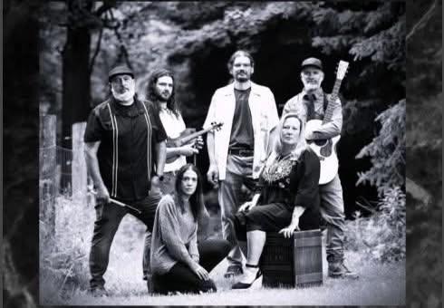 Live music with Crowded Table - Burlington - concert in the park