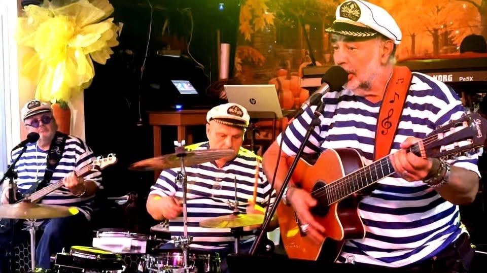 Выступление ВИА "Мы - из Одессы! Здрасьте!" в ресторане in Brighton Beach, Brooklyn, New York, USA