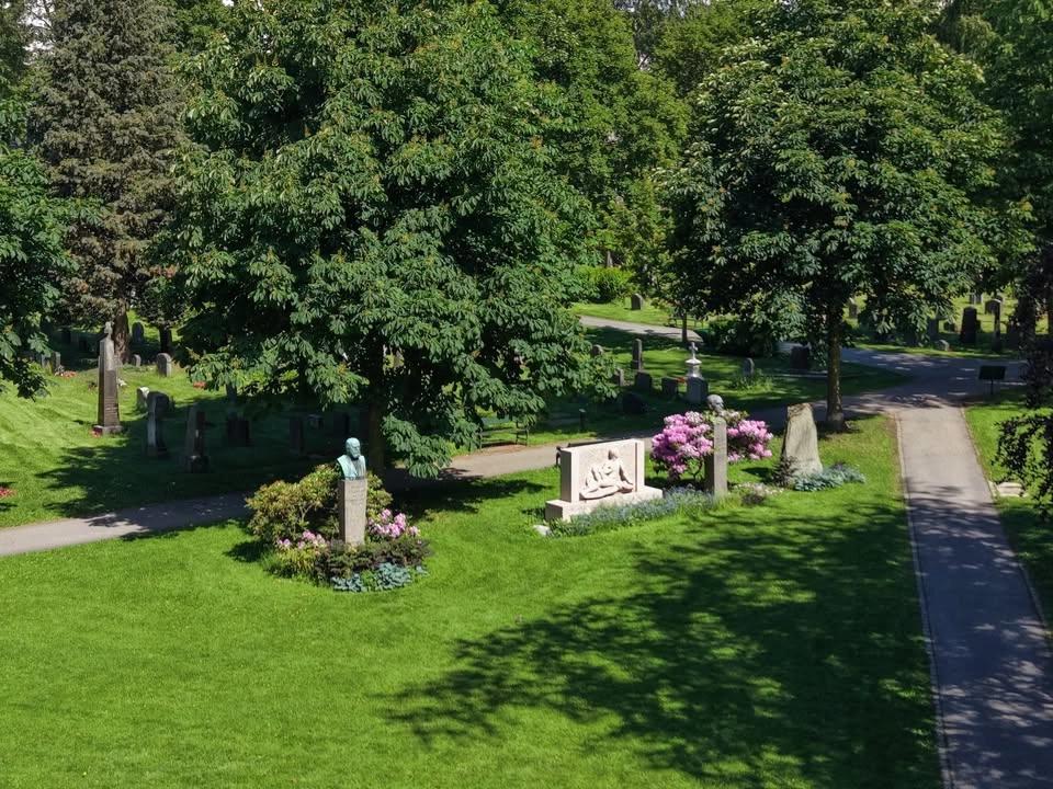 Kjenn din by: Krigshistorisk vandring på Vår Frelsers gravlund