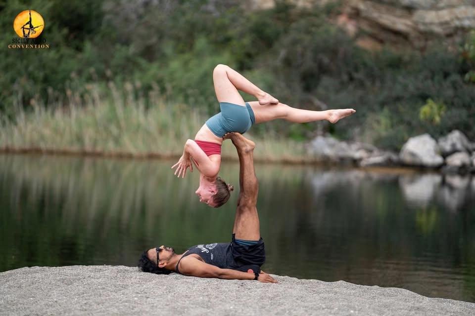 Prova på Acroyoga