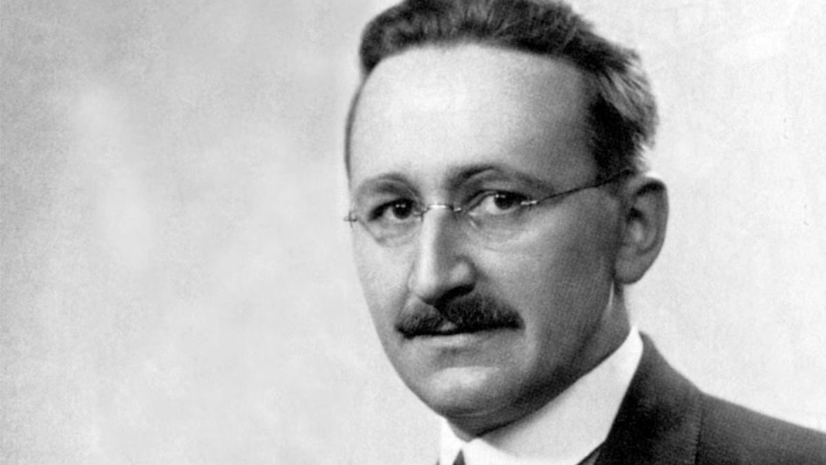 Hayek - Can Intelligence Be Centralized?
