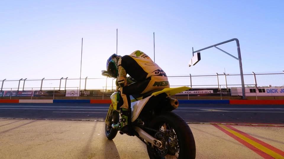 QR MOTO Small Wheel Night