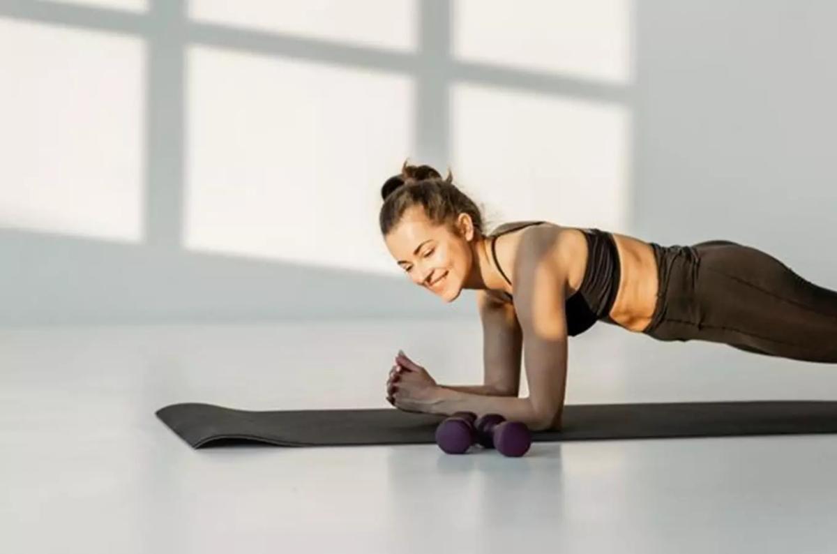 Lekce pilates v Národopisném muzeu