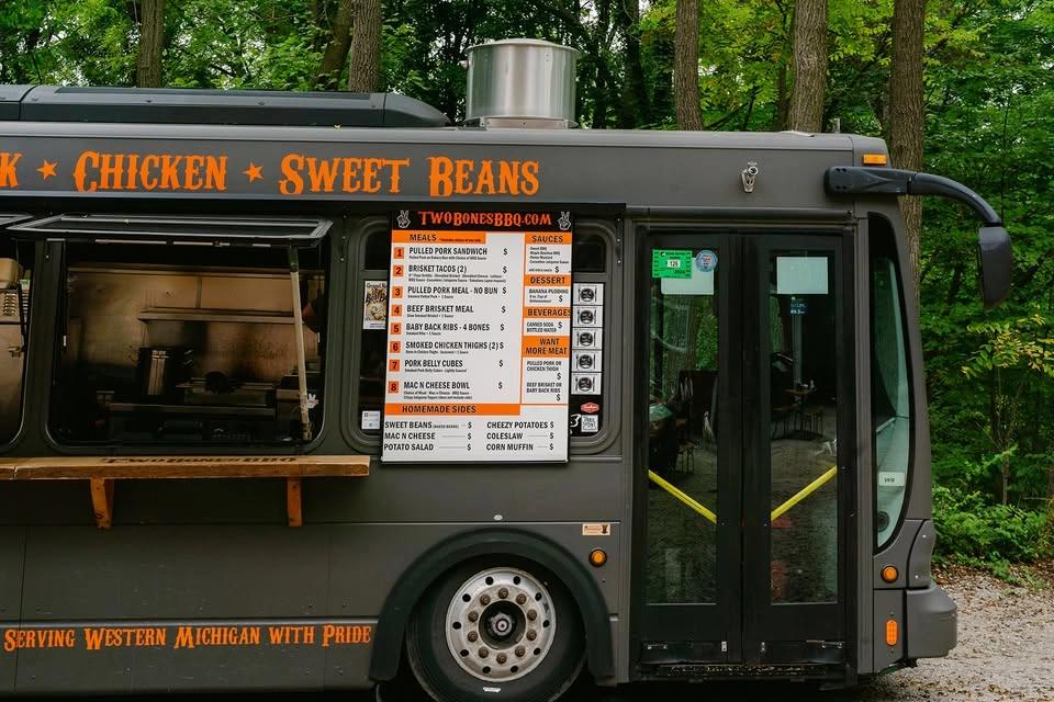 Food Truck Fridays at Riverside Park
