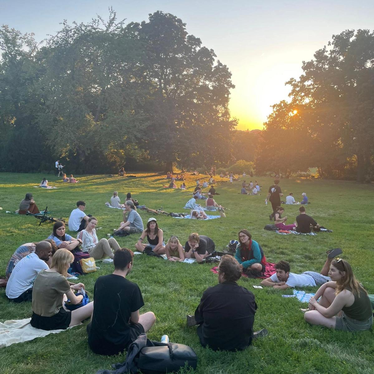 Silent Book Club Session n. 43 - Gleisdreieck Park!